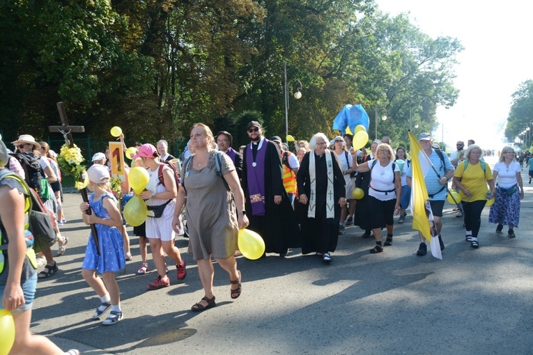 Wejście na Jasną Górę - część 1