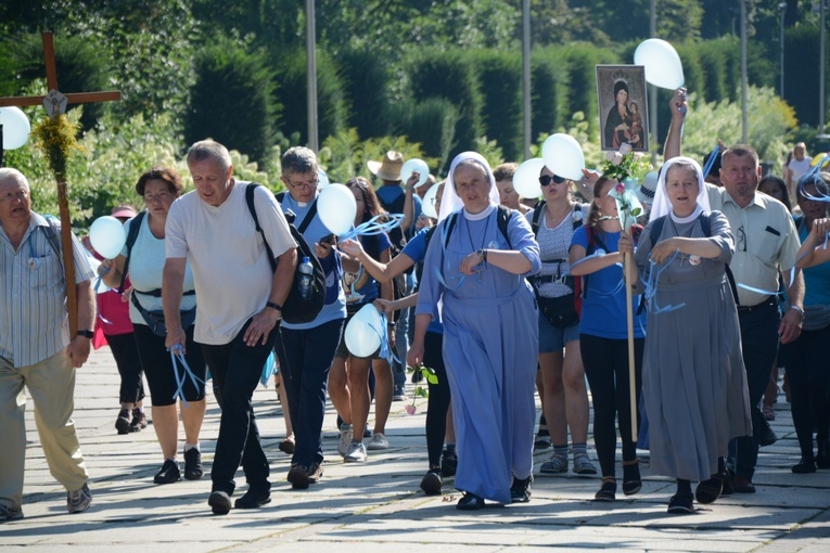 Wejście na Jasną Górę - część 1