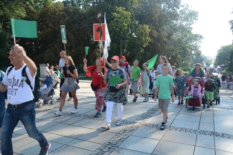 Wejście na Jasną Górę - część 1