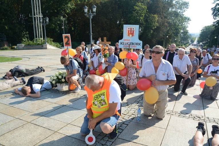 Wejście na Jasną Górę - część 2