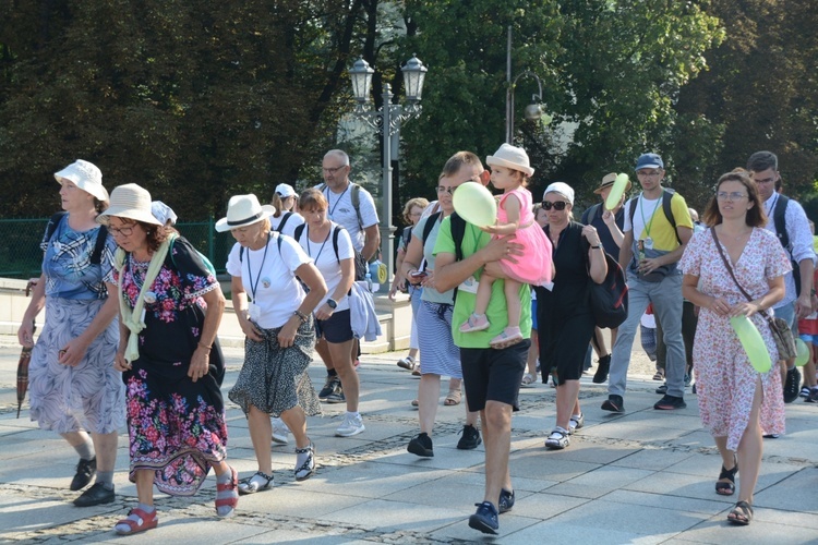 Wejście na Jasną Górę - część 2