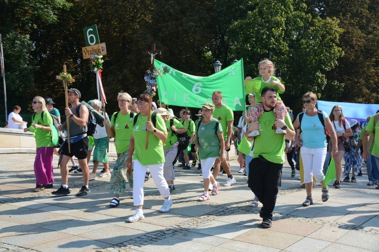 Wejście na Jasną Górę - część 4