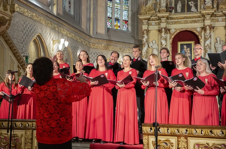 Chóry polonijne w Białogardzie, cz. 1