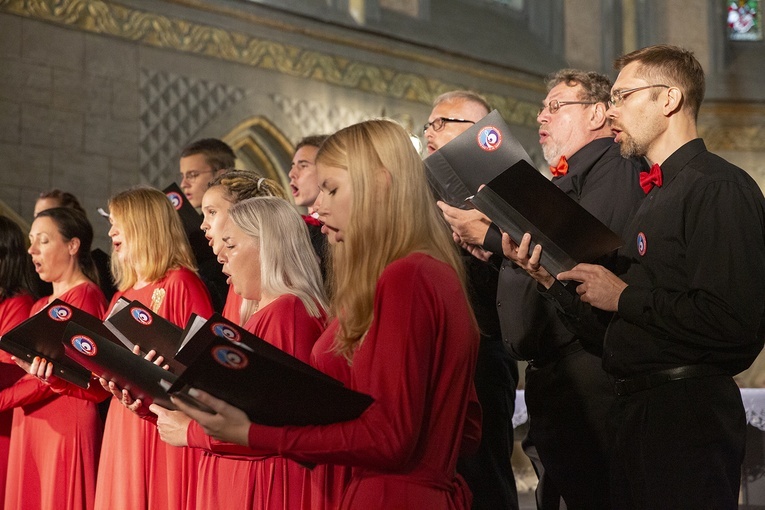 Chóry polonijne w Białogardzie, cz. 1