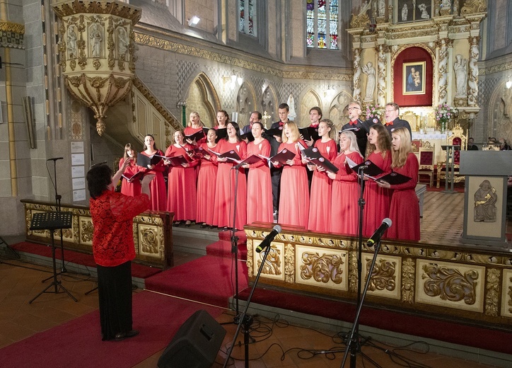 Chóry polonijne w Białogardzie, cz. 1