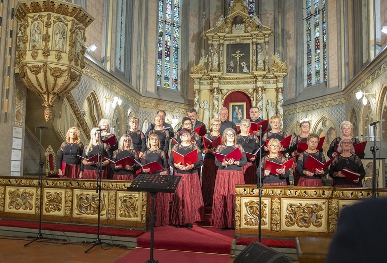 Chóry polonijne w Białogardzie, cz. 1