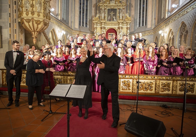 Chóry Polonijne w Białogardzie, cz. 2