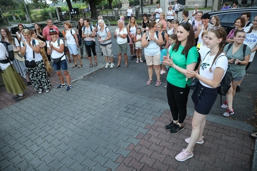 Ruda Śląska. Pątniczki z Kochłowic ruszyły o 5.30