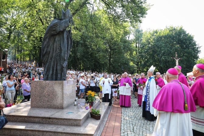 Piekary kobiet 2023. Procesja i powitanie pątniczek