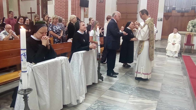 Srebrne jubileusze sióstr marianek świętowane w kościele na Piasku