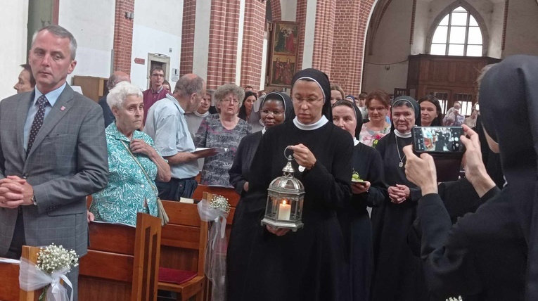 Srebrne jubileusze sióstr marianek świętowane w kościele na Piasku