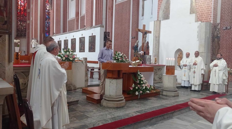 Srebrne jubileusze sióstr marianek świętowane w kościele na Piasku