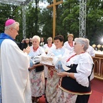 Piekary kobiet 2023. Msza święta na kalwaryjskim wzgórzu