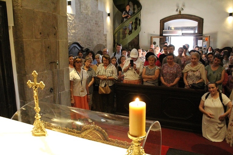 Relikwie św. Teresy z Lisieux na krakowskim Rynku