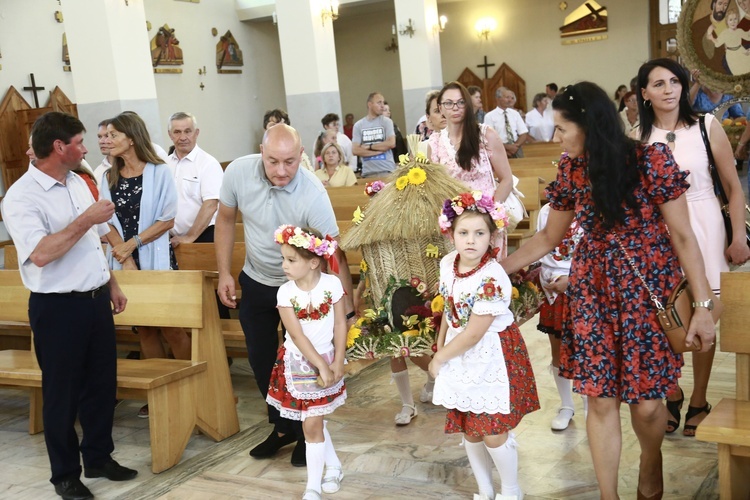 Wieńce z sanktuarium w Borkach