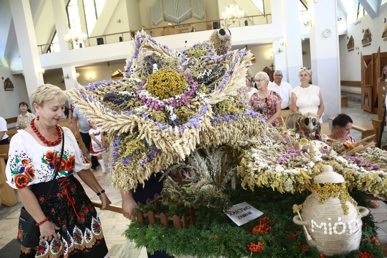 Wieńce z sanktuarium w Borkach