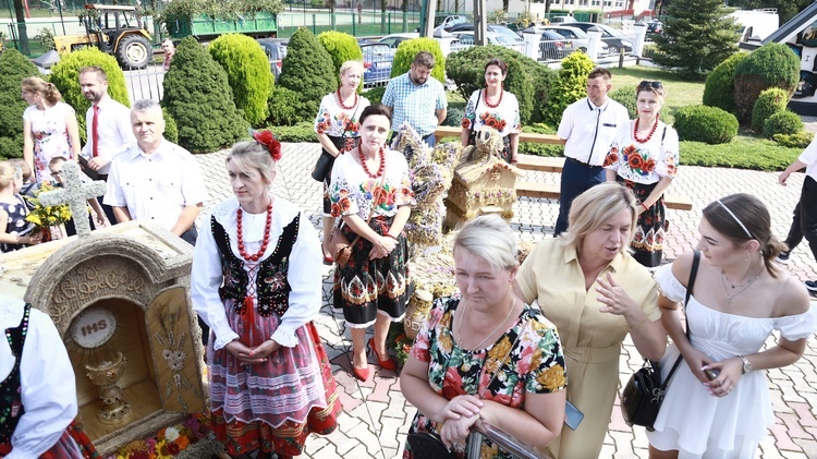 Wieńce z sanktuarium w Borkach