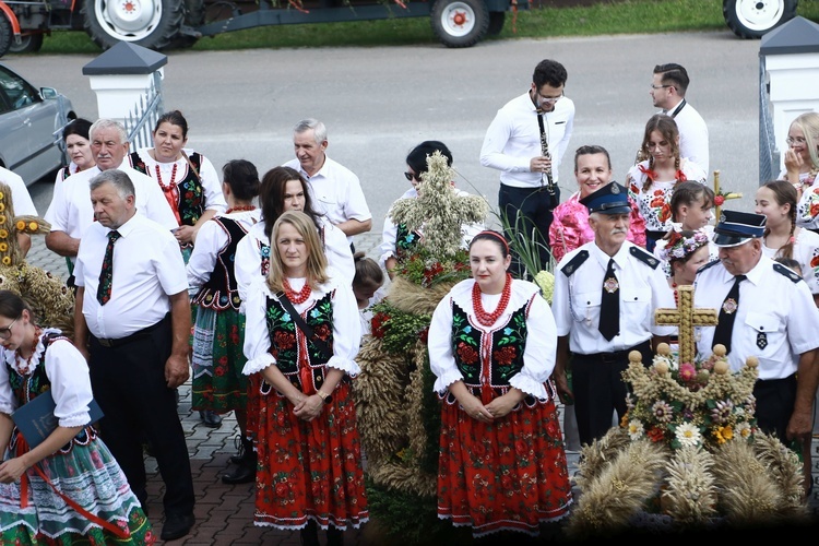Wieńce z sanktuarium w Borkach