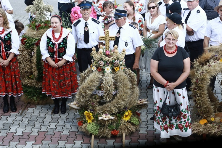 Wieńce z sanktuarium w Borkach