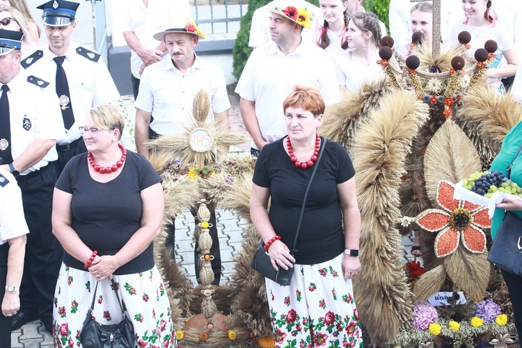 Wieńce z sanktuarium w Borkach