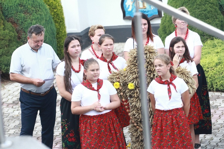 Wieńce z sanktuarium w Borkach