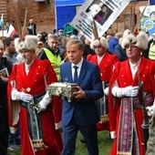 Mężczyźni w kościołach i na zamku