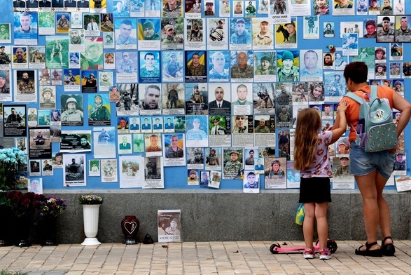 Ukraina obchodzi Dzień Niepodległości. Wojna nie pozwala na świętowanie, a ludzie oczekują zmasowanych ataków rakietowych Rosji