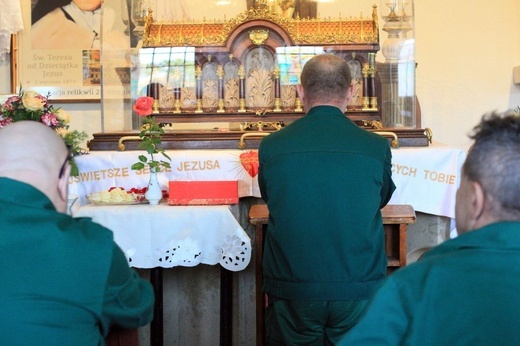 Relikwie św. Tereski w Zakładzie Karnym nr 1 w Strzelcach Opolskich