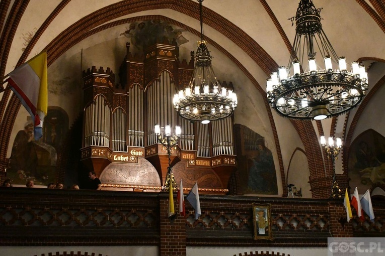 Drezdenko. Wokół króla instrumentów 