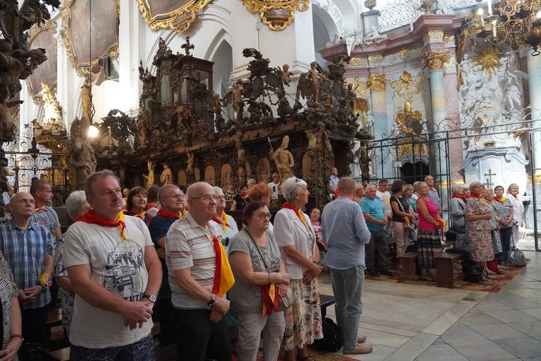 Henryków. Podaruj innym wino radości, wino przyjaznych relacji