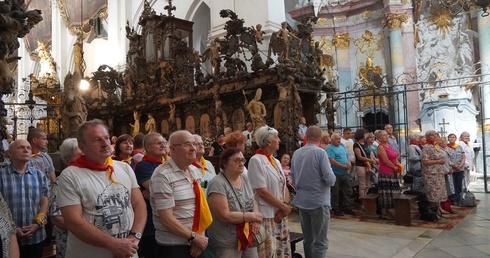 Henryków. Podaruj innym wino radości, wino przyjaznych relacji