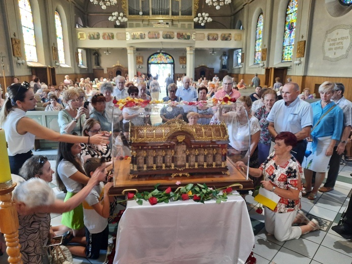 Rybnik-Chwałowice. Peregrynacja relikwii św. Teresy z Lisieux