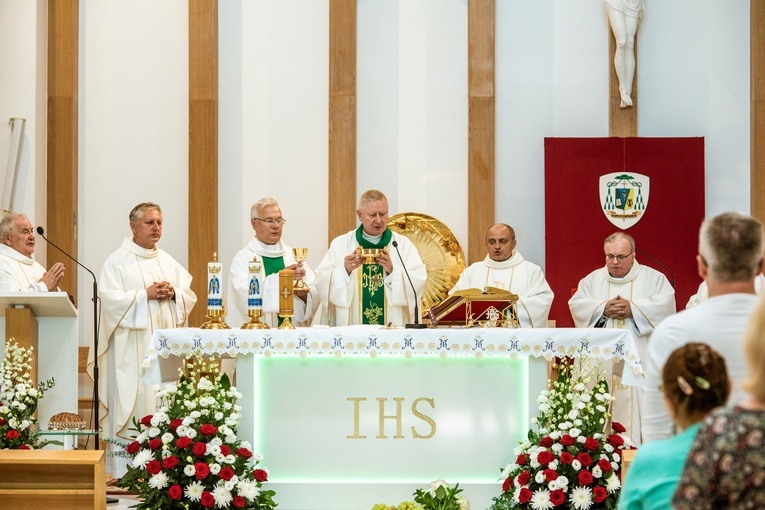 Poświęcenie kaplicy wieczystej adoracji