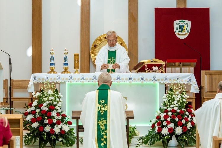 Poświęcenie kaplicy wieczystej adoracji