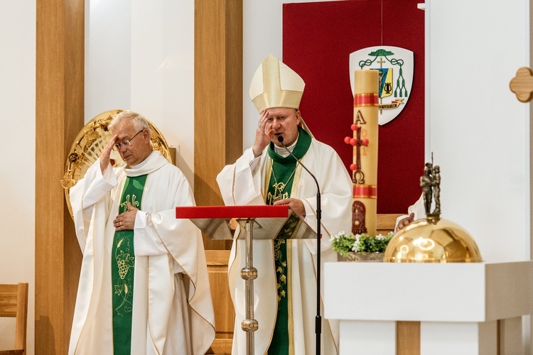 Poświęcenie kaplicy wieczystej adoracji