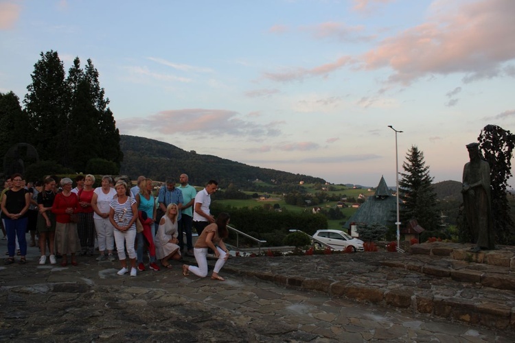 Pielgrzymka z Łąkty do Pasierbca