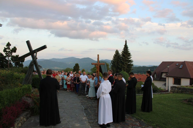 Pielgrzymka z Łąkty do Pasierbca