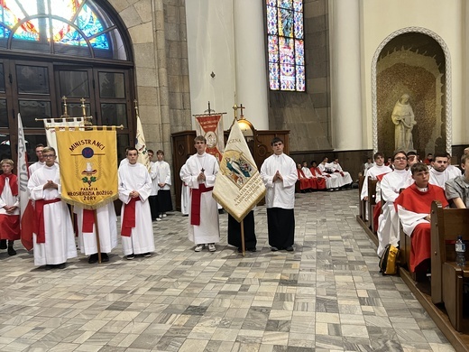 Katowice. Powakacyjne spotkanie ministrantów w katedrze Chrystusa Króla 