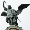 Francja: W imię laickiego państwa statua św. Michała zostanie przesunięta o 13 metrów