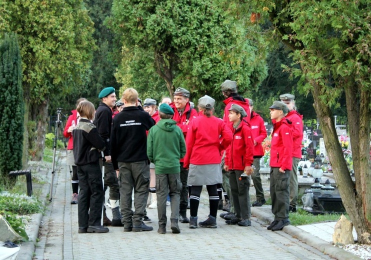 Alert przy grobach westerplatczyków