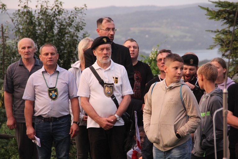 Wielogłowy. Droga Krzyżowa na Górę Kożuch