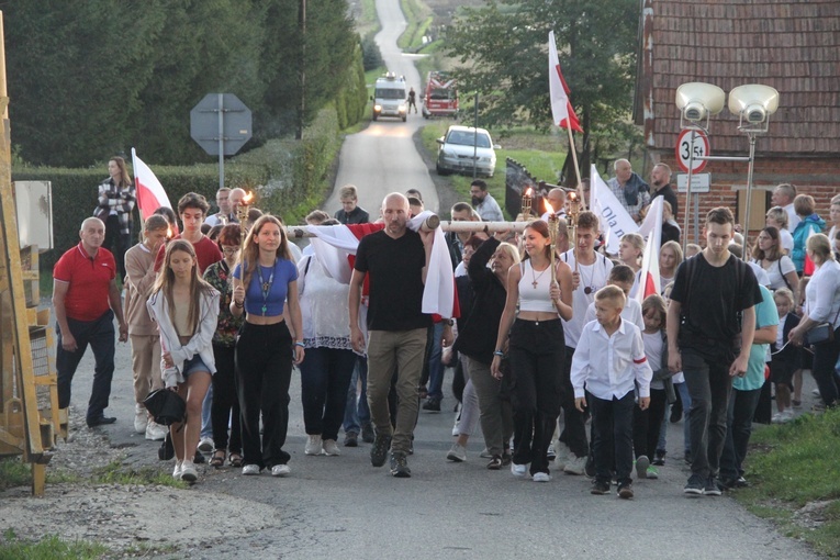 Wielogłowy. Droga Krzyżowa na Górę Kożuch