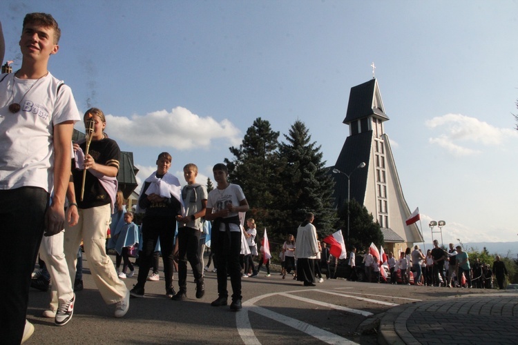 Wielogłowy. Droga Krzyżowa na Górę Kożuch