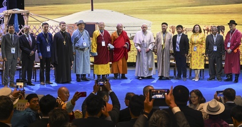 Papież na spotkaniu ekumenicznym i międzyreligijnym o powołaniu do harmonii 