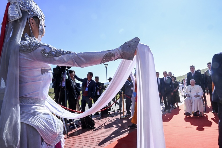 Franciszek do katolików w Mongolii: tylko miłość zaspokaja pragnienie naszych serc 