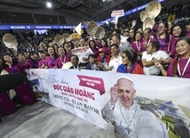 Franciszek podziękował za gościnę w Mongolii i przypomniał Teilharda de Chardin