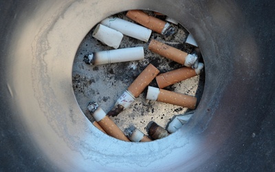 WHO/ Co roku ponad 8 mln ludzi umiera z powodu palenia tytoniu