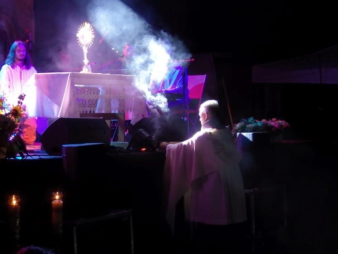 Modlitwa i koncert na roozpoczęcie odpustu Matki Bożej Pocieszenia