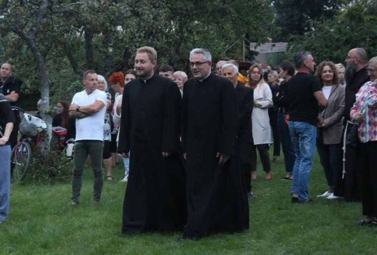 Modlitwa i koncert na roozpoczęcie odpustu Matki Bożej Pocieszenia