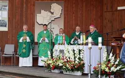 Uroczystościom przewodniczył biskup ordynariusz.